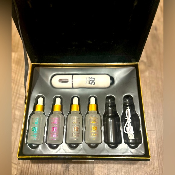 Predire Skincare Set with Device and Serums - Picture 3 of 15